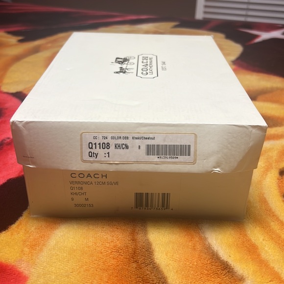 Coach - Picture 5 of 8